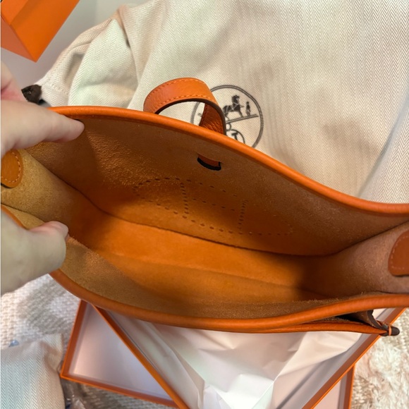 New Hermes Evelyne 23 (new size) Orange Crossbody Bag - Picture 8 of 11